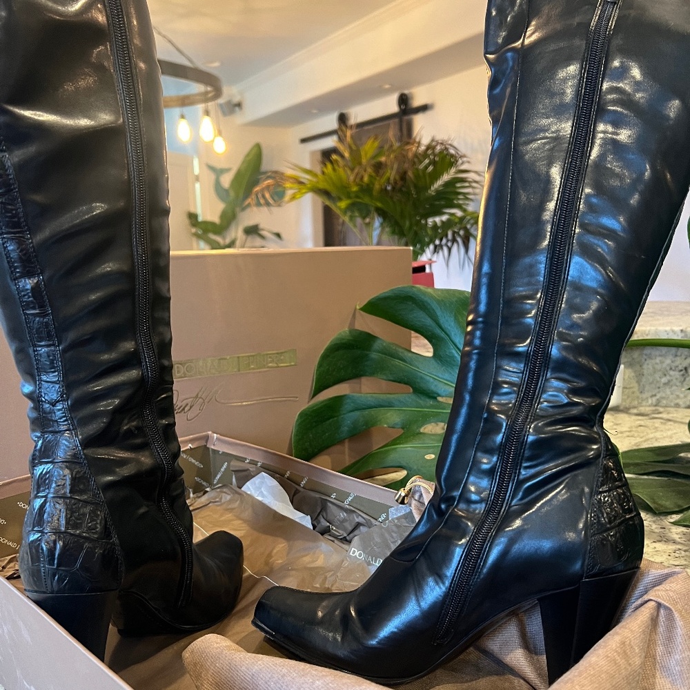 Donald J. Pliner Size 11 Boots